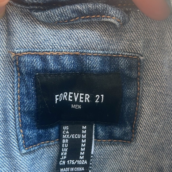 Forever 21 Men's Classic Blue Denim Jacket - Picture 5 of 5